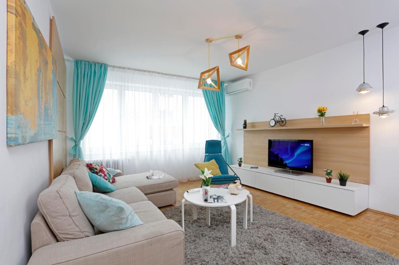 Lovely 2 Bedroom Apartment Near Old Town Bucharest Luaran gambar